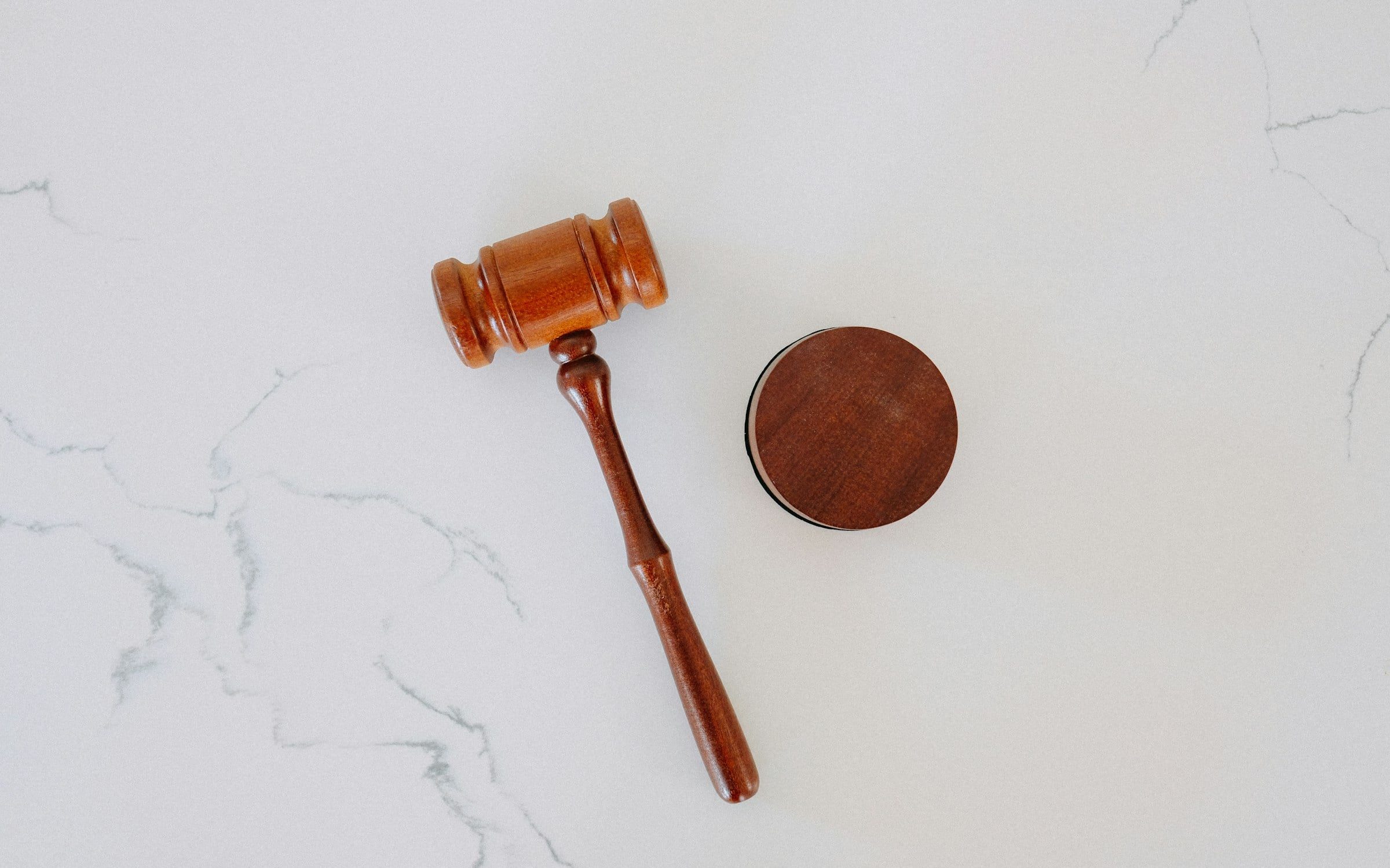 Marteau de justice clair, rendu 3D